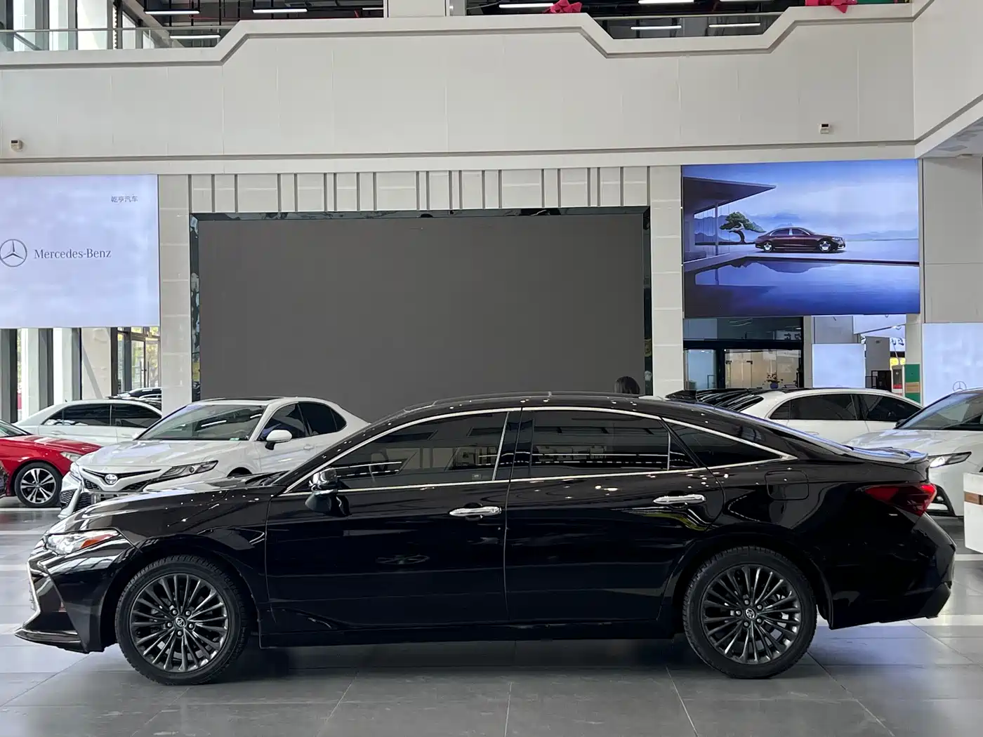 Toyota Avalon 2019 2.5L Touring Premium Edition China VI фото 4