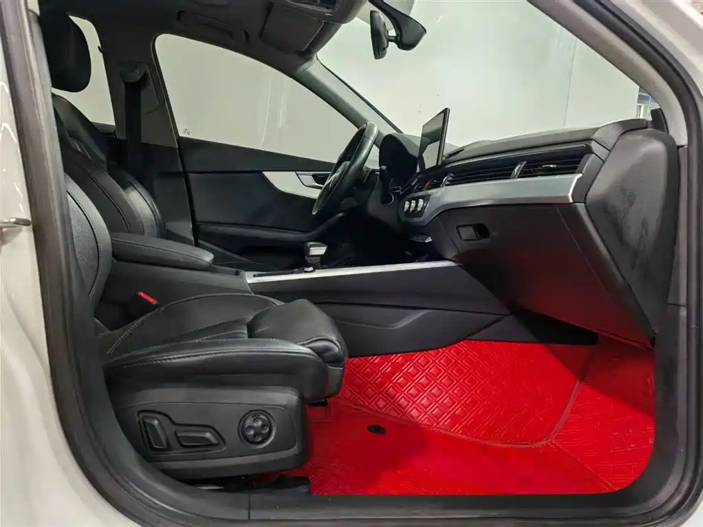 Audi A4L 2022 40 TFSI Fashion Dynamic фото 7