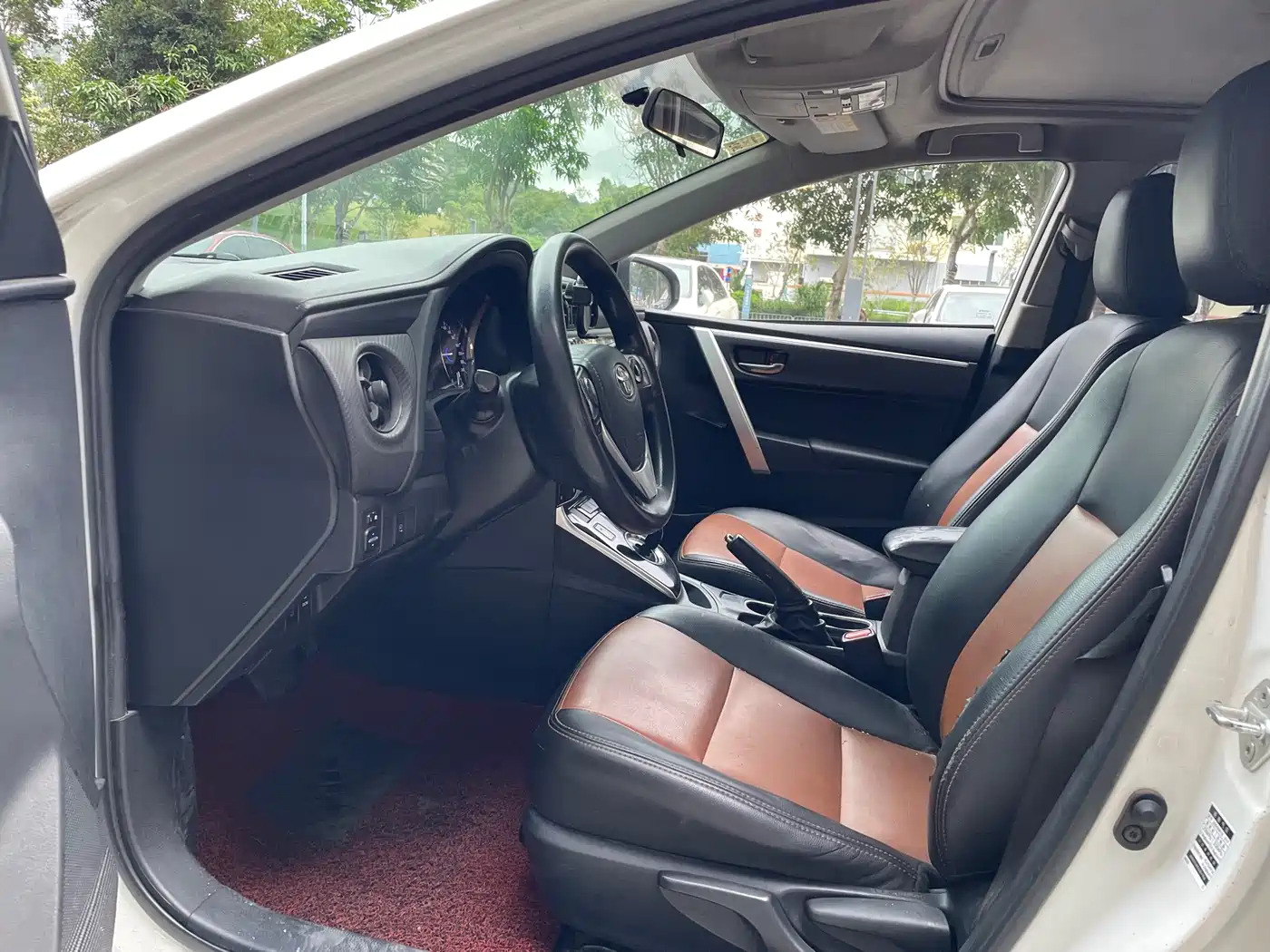 Toyota Levin Twin Engine E+ 2019 1.8PH GS E-CVT Elite Sunroof Edition фото 9