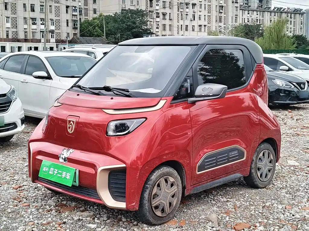 Фото 2 - Baojun E200