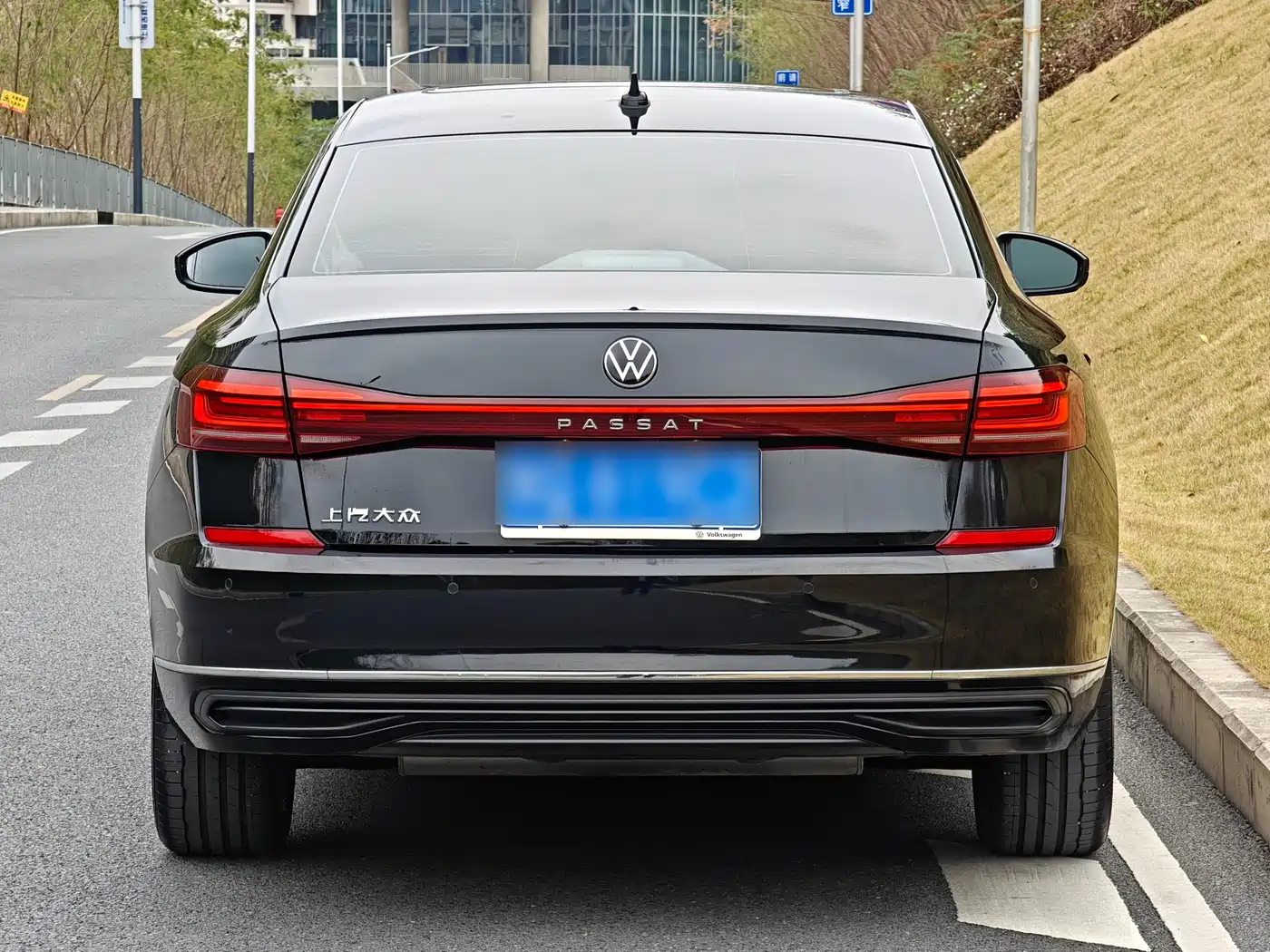 Volkswagen Passat 2025 Outstanding 330TSI Elite Edition фото 8