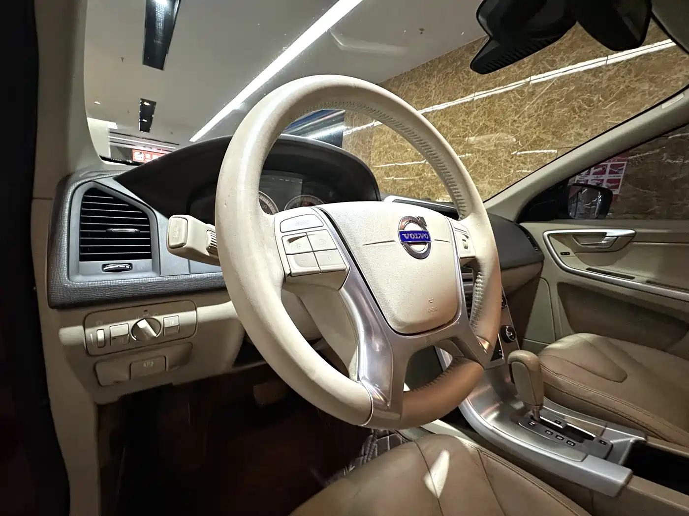 Photo 16 - Volvo XC60 (Import)