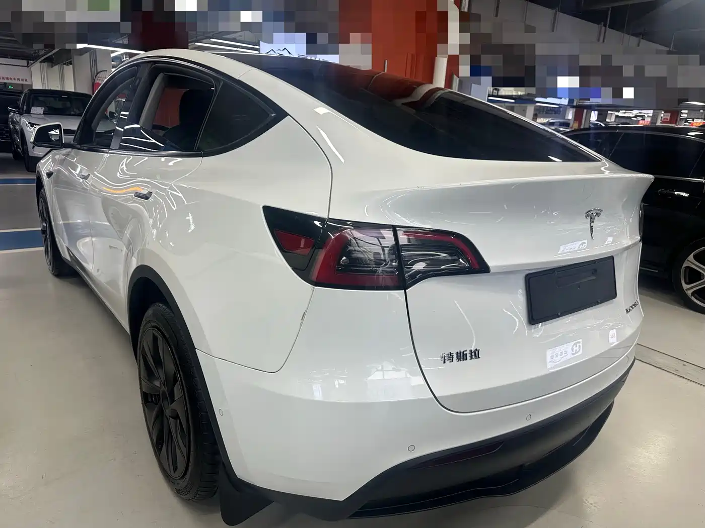 TESLA MODEL Y