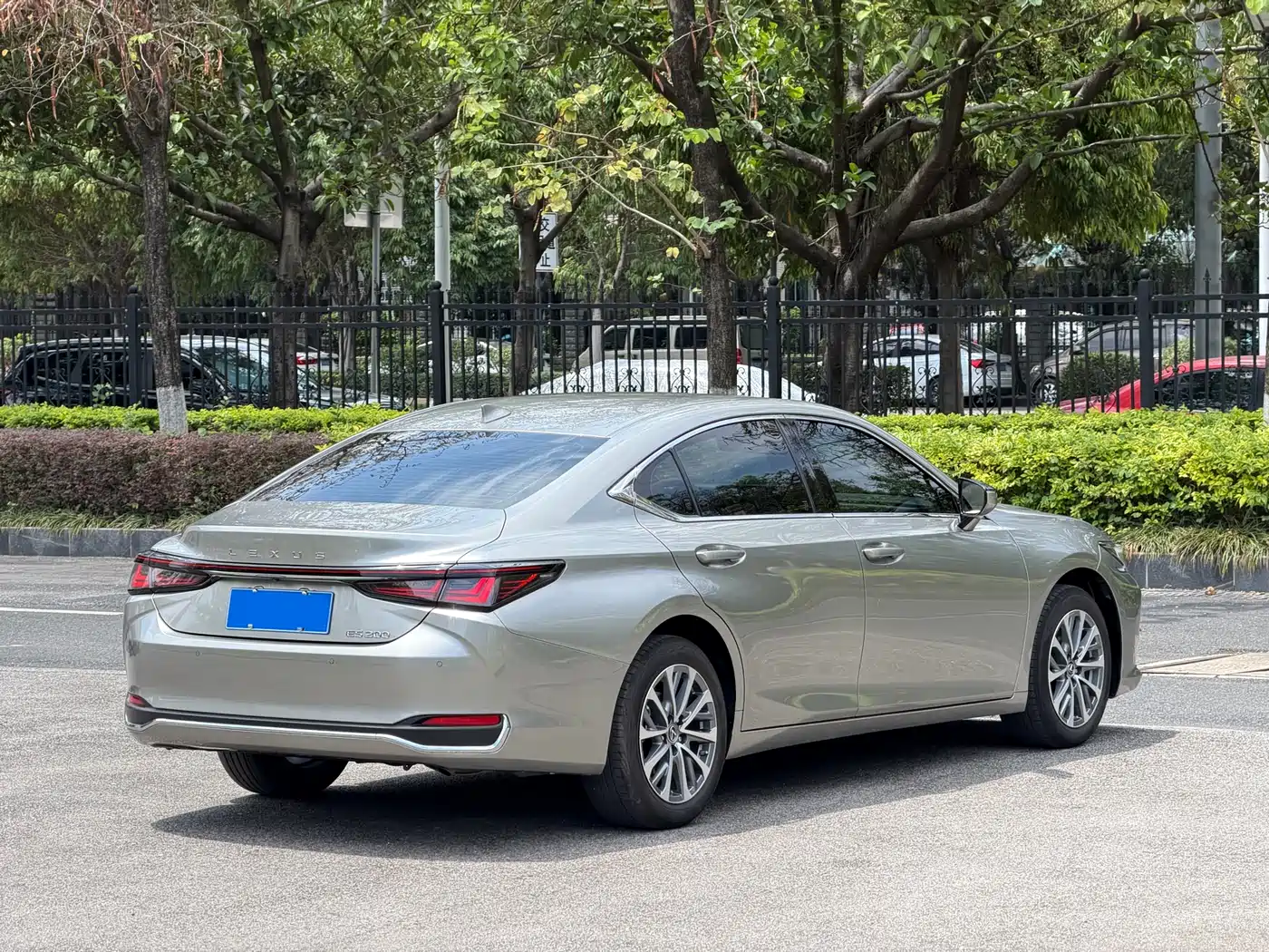 Lexus ES 2025 200 Ultimate Edition фото 4
