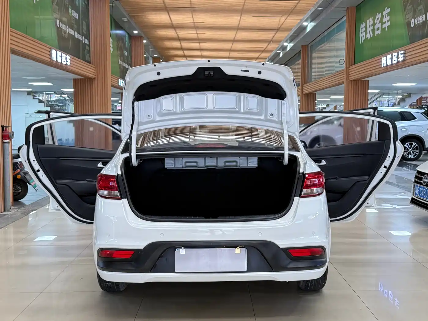 Kia K2 2017 2017 Sedan 1.4L AT GLS