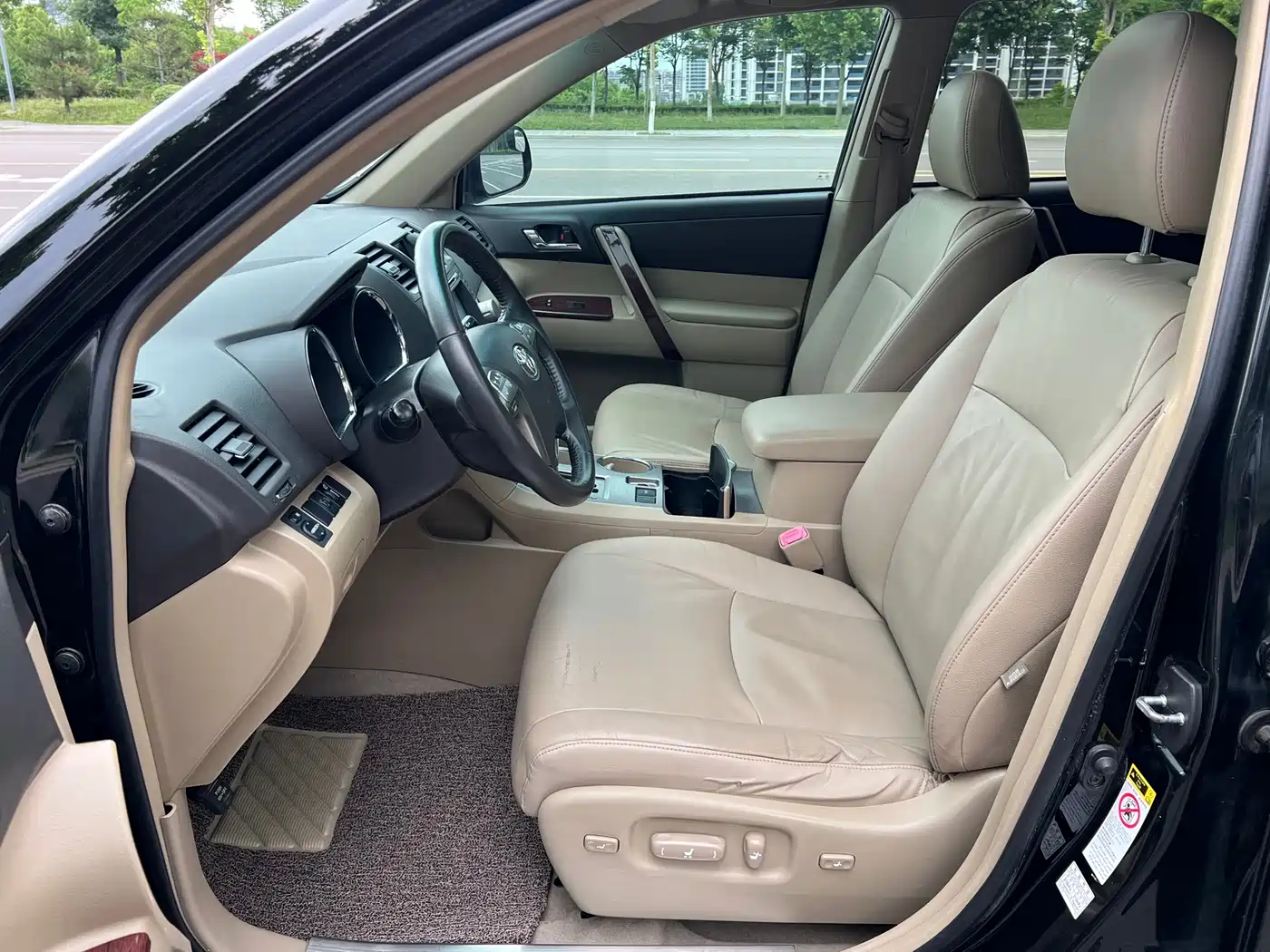 Toyota Highlander 2012 2.7L 2WD 7-Seater Luxury Edition фото 10
