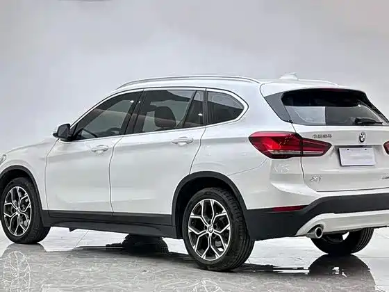 BMW X1 2022 sDrive25Li Leading фото 9