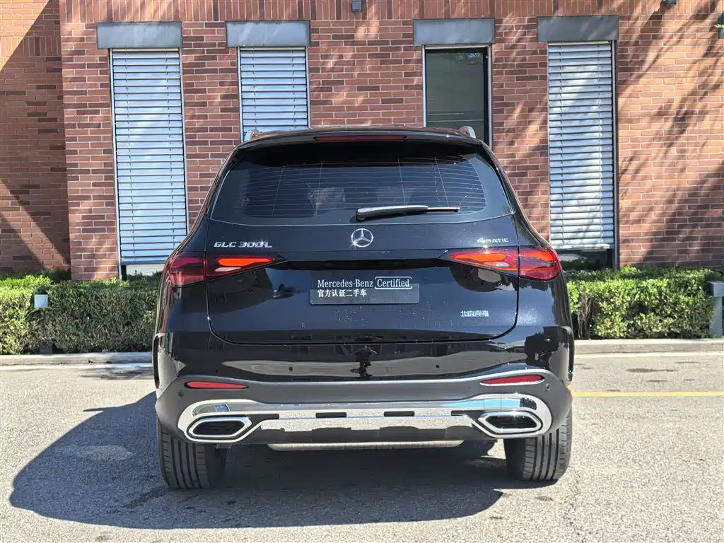 MERCEDES-BENZ GLC