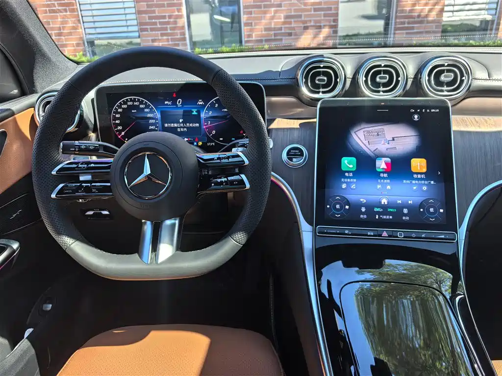 MERCEDES-BENZ GLC
