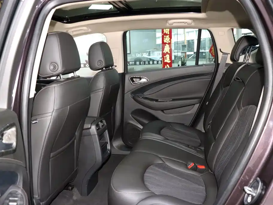 Buick Envision Plus 2017 20T FWD Premium фото 10