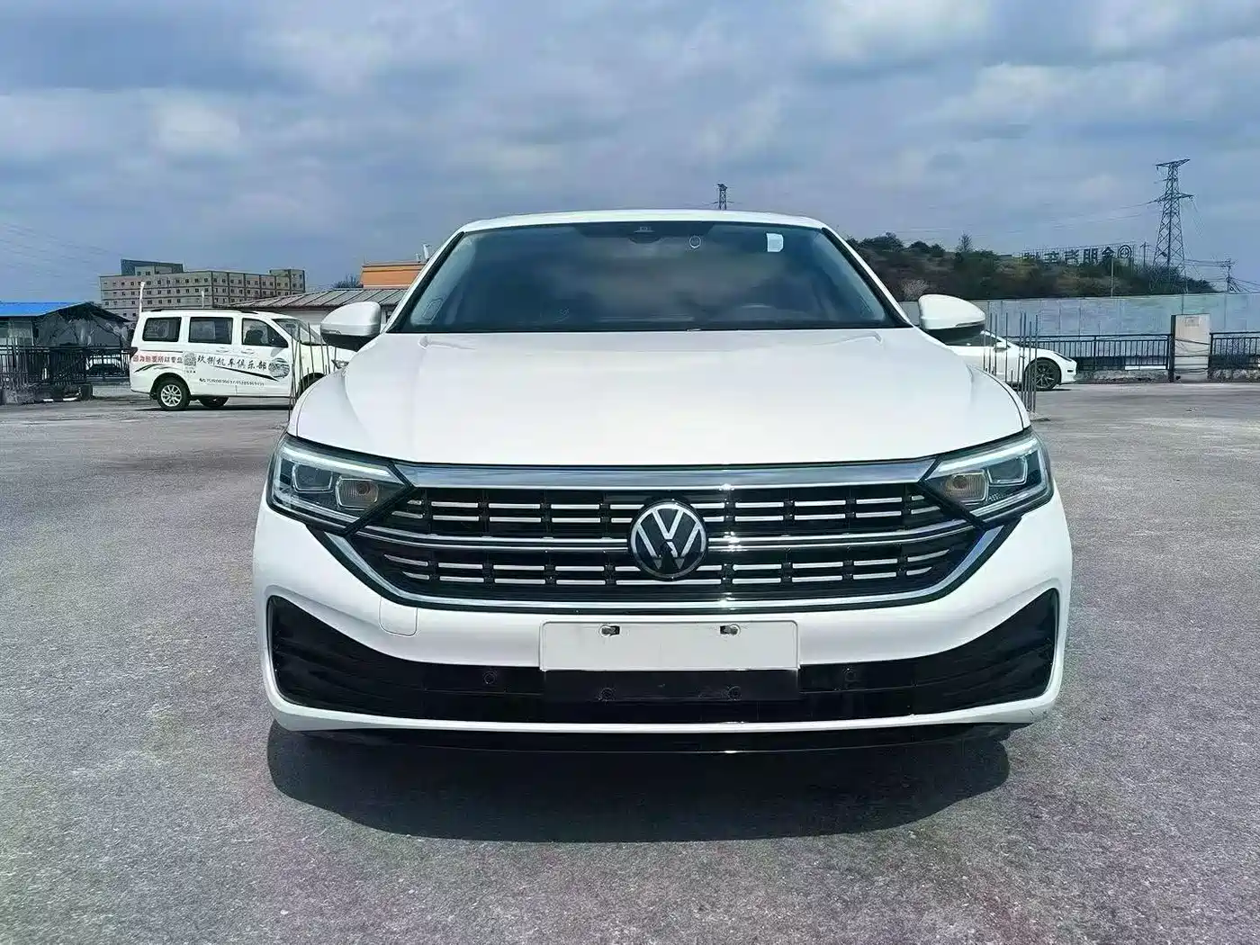 Volkswagen Sagitar 2024 300TSI DSG Flying Edition фото 2