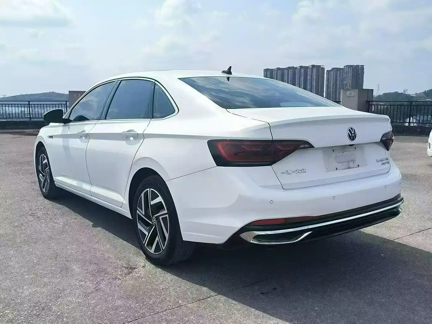Volkswagen Sagitar 2024 300TSI DSG Flying Edition фото 4