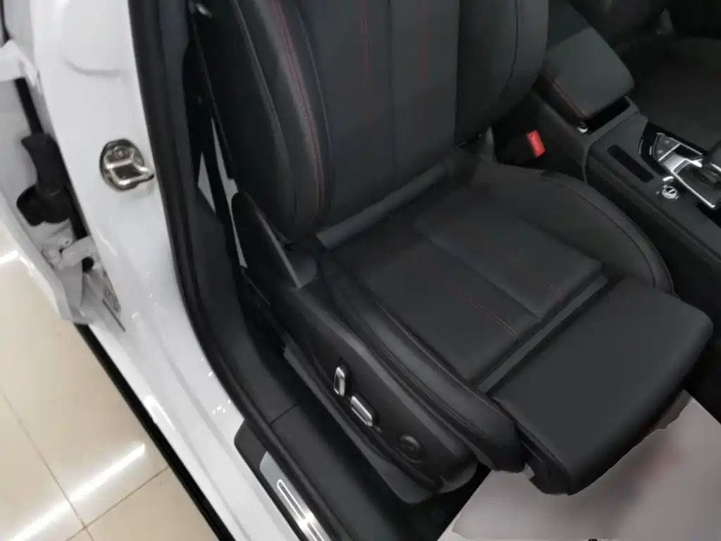 Фото 25 - Audi A4L