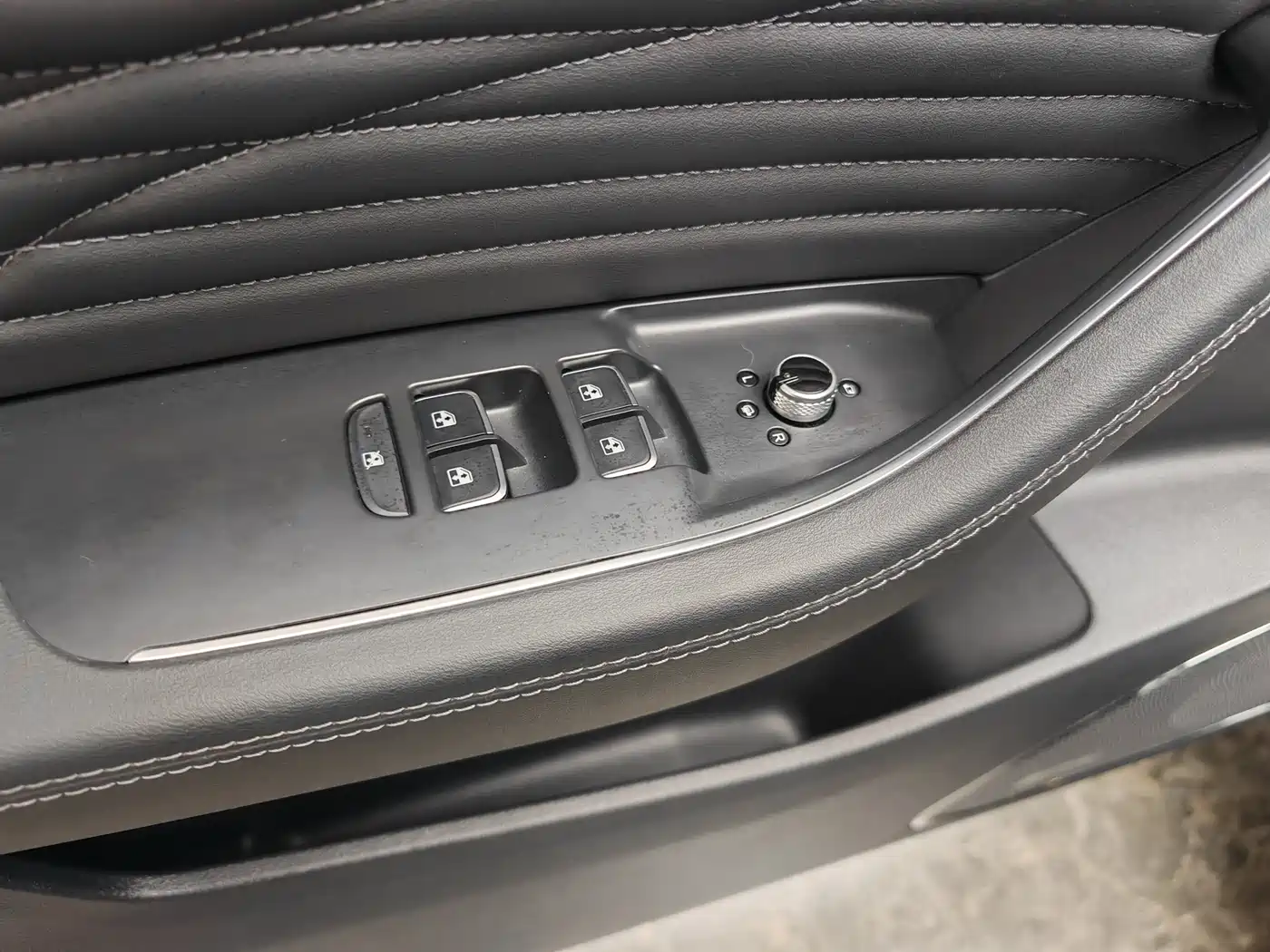 Hongqi HS5 2022 2.0T Smart Connect Premium Edition фото 27