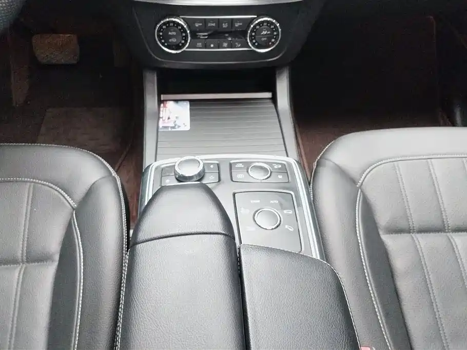 Mercedes-Benz GL-Class 2015 GL 400 4MATIC Sport фото 16