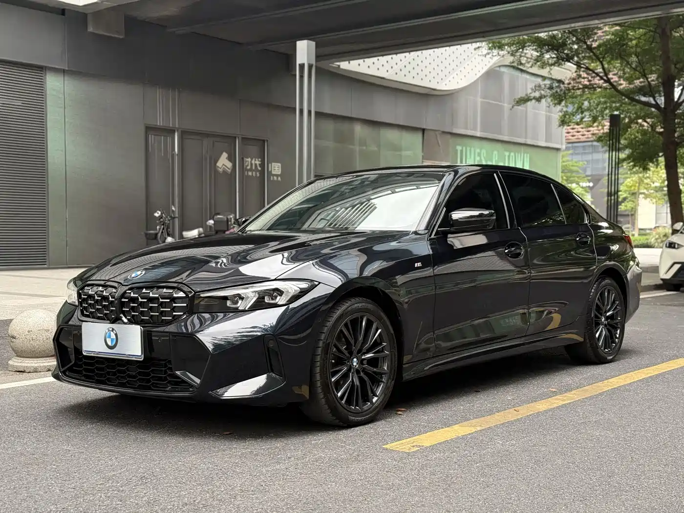 BMW 3 Series 2024 325Li M Sport Shadowline Package