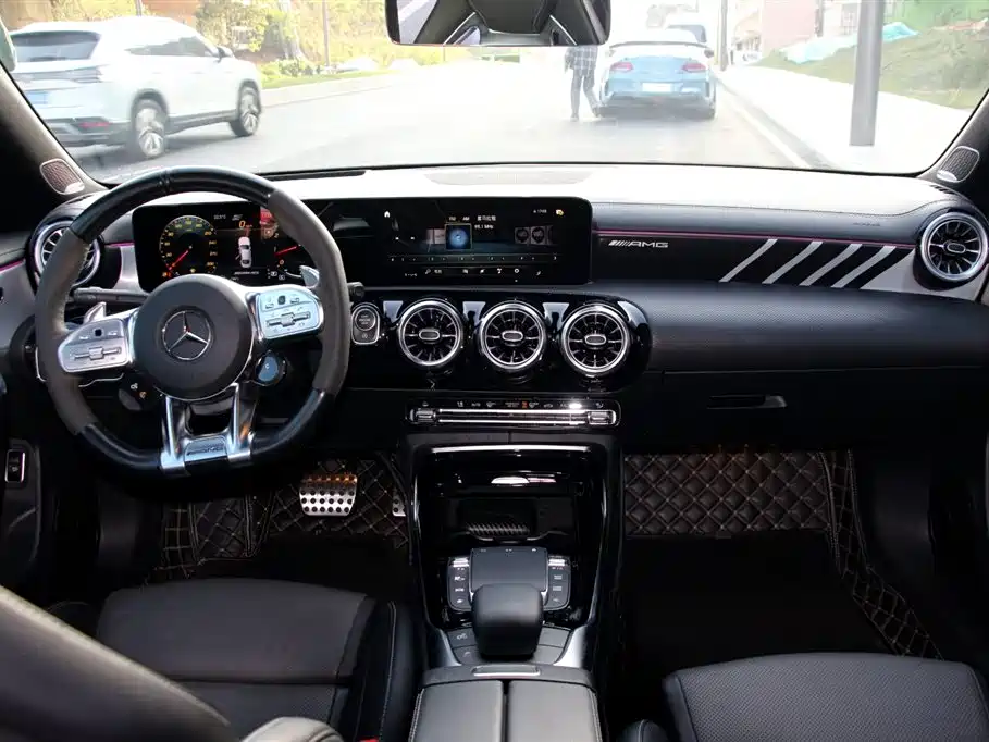 Mercedes-Benz CLA AMG 2023 AMG CLA 45 4MATIC+ фото 11