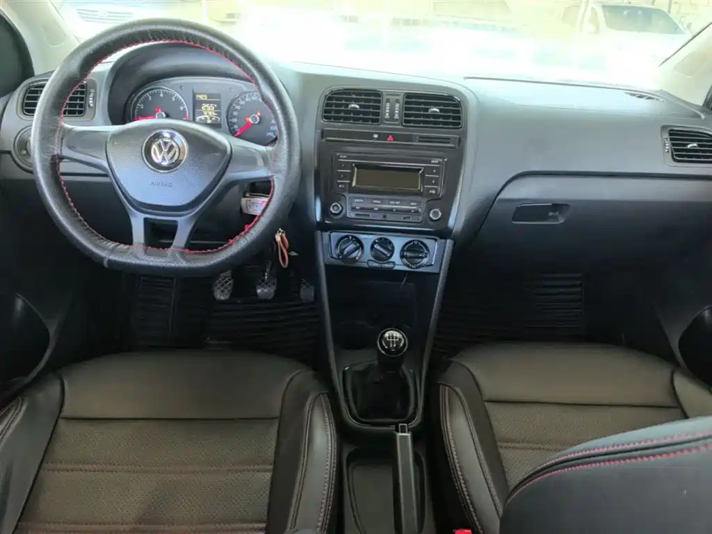 Volkswagen Polo 2016 1.4L Manual Trend фото 10