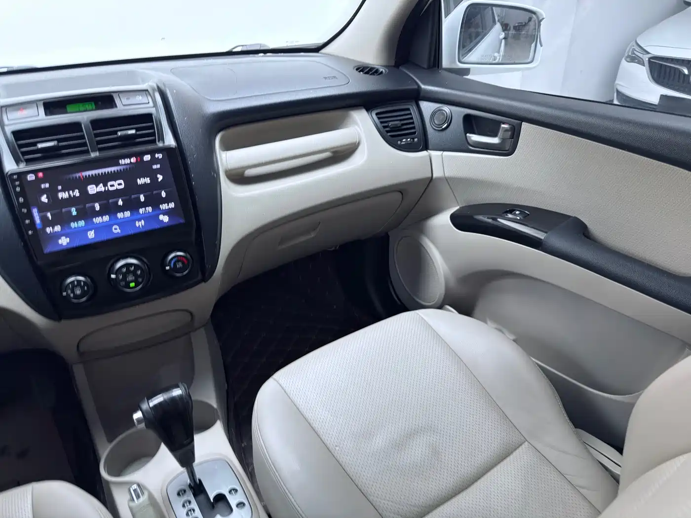 Kia Sportage 2012 2.0L Automatic 2WD GL фото 7