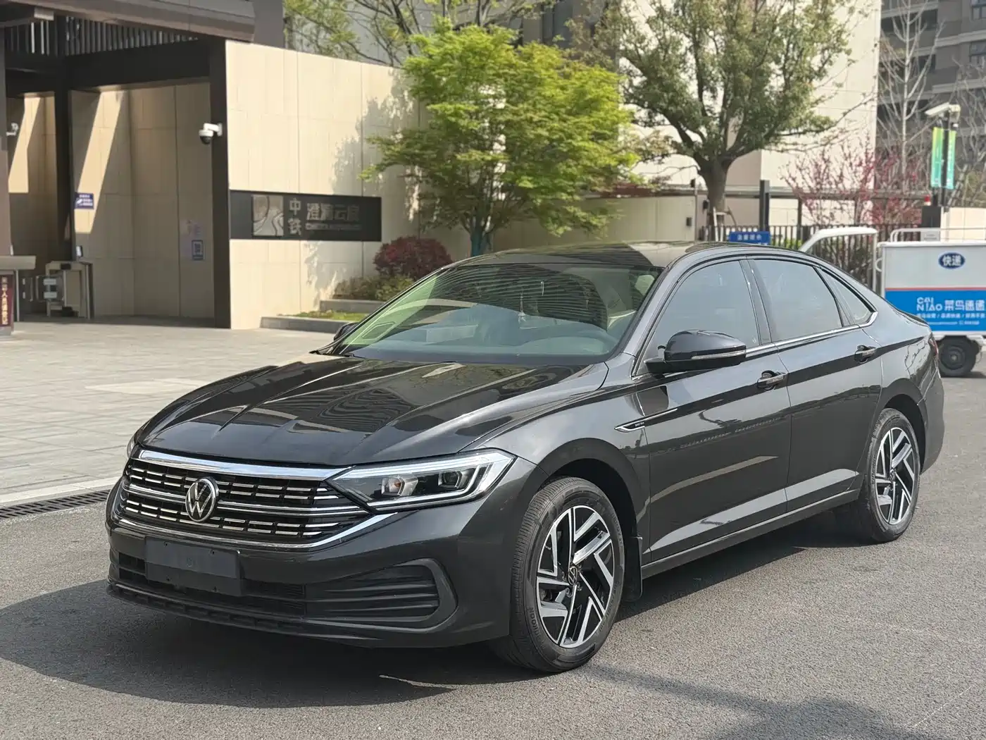 Volkswagen Sagitar 2024 300TSI DSG Surpass Edition