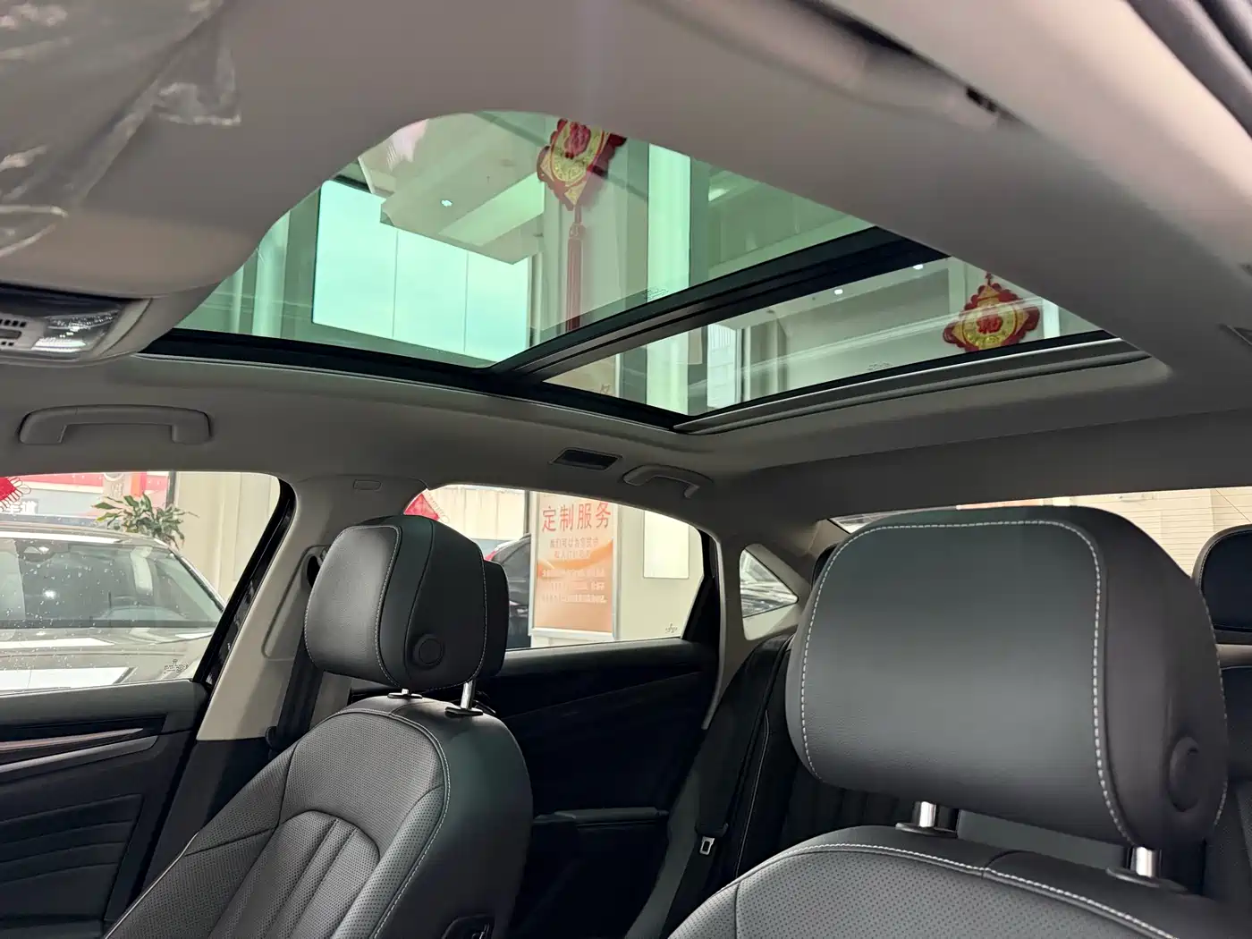 Volkswagen Passat 2024 380TSI Starlight Dragon Soaring Edition фото 6