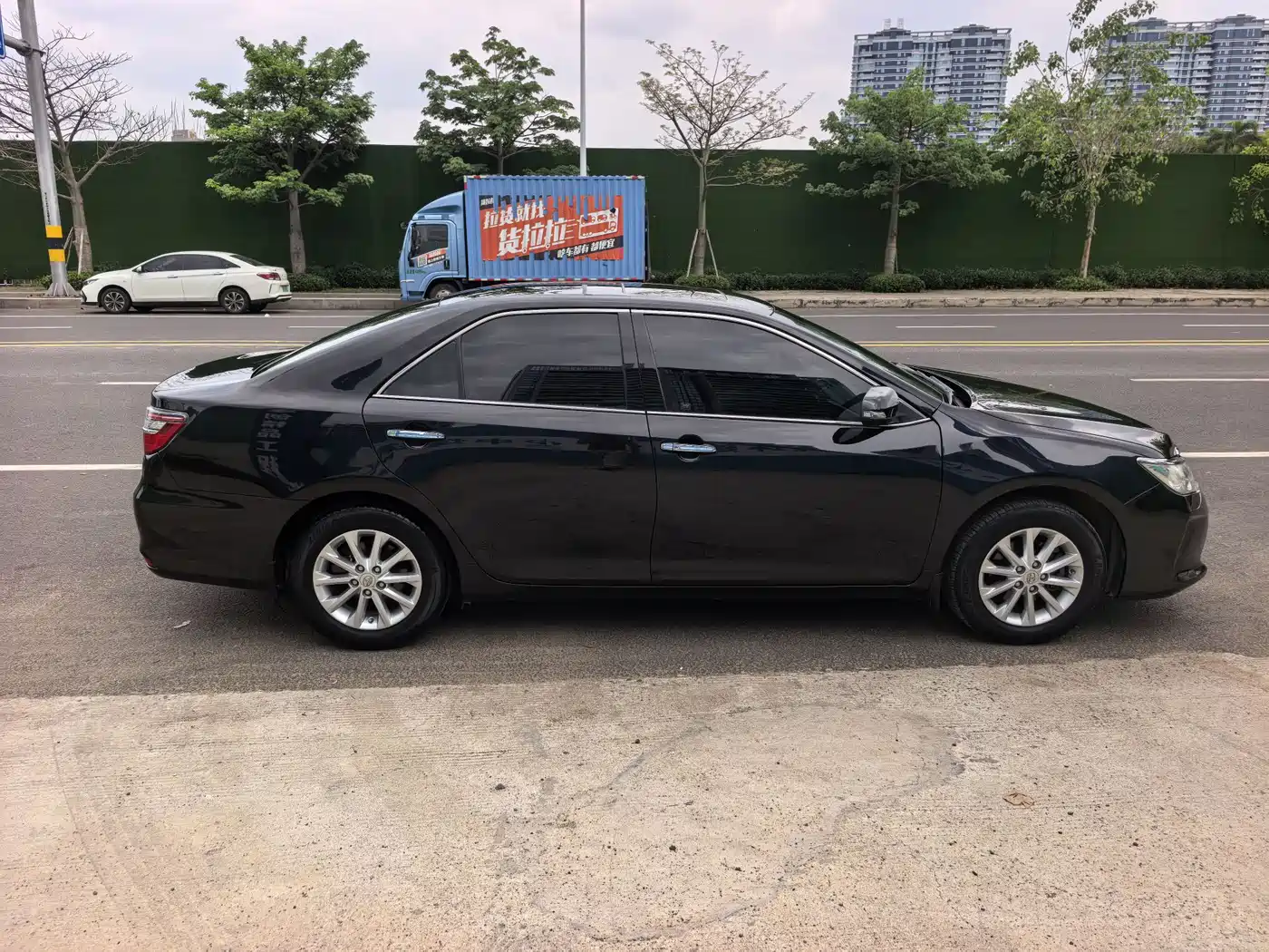 Toyota Camry 2016 2.0E 10th Anniversary Elite Edition фото 11
