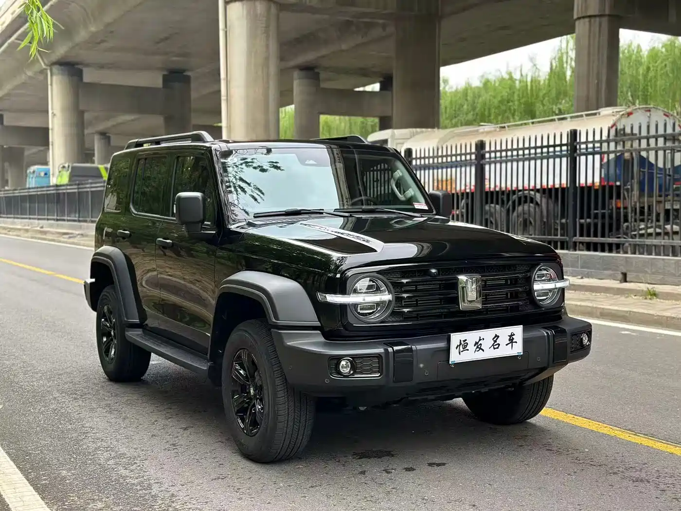 TANK 300