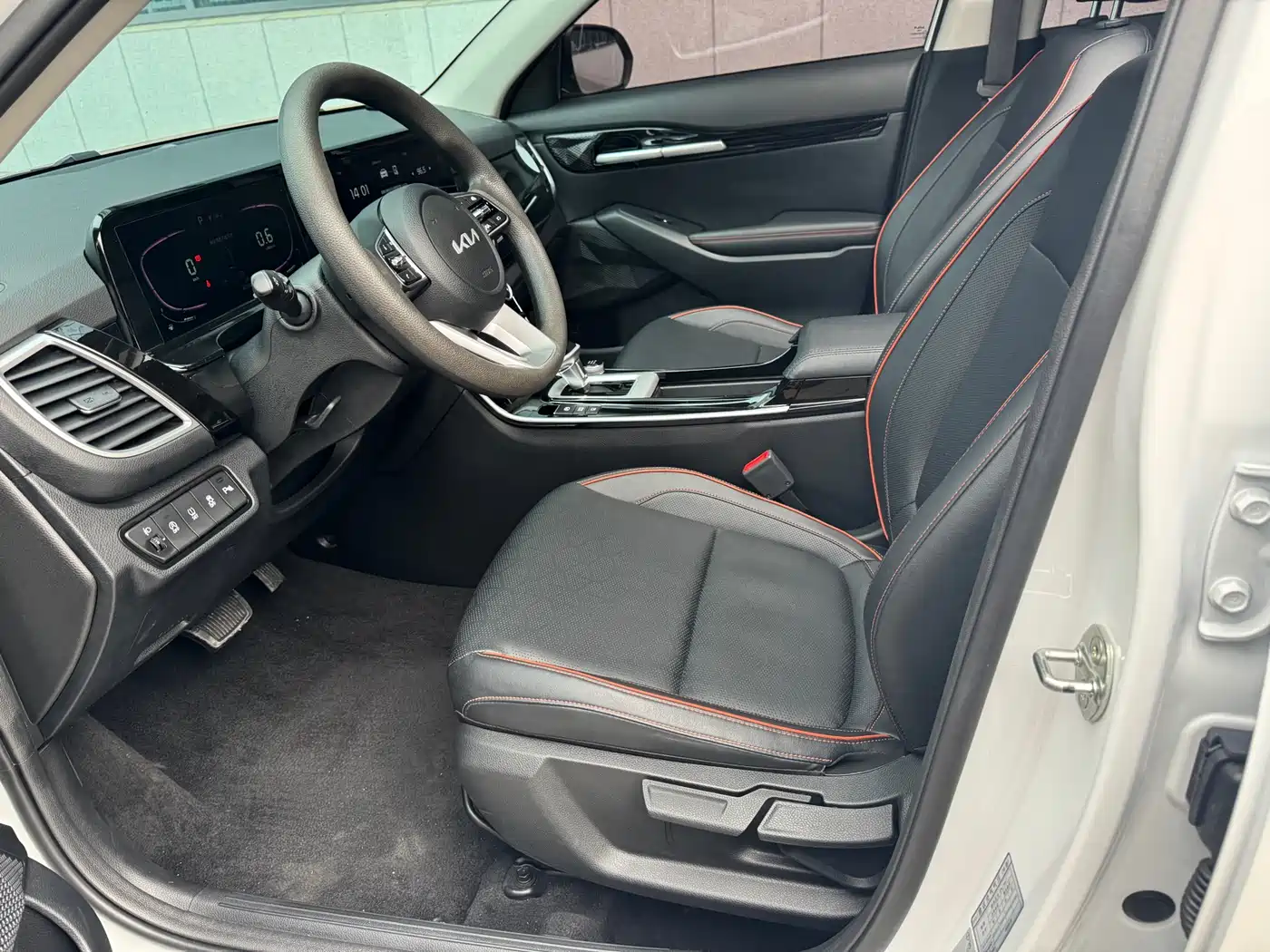 Kia Seltos 2023 1.5L CVT Luxury Edition фото 6