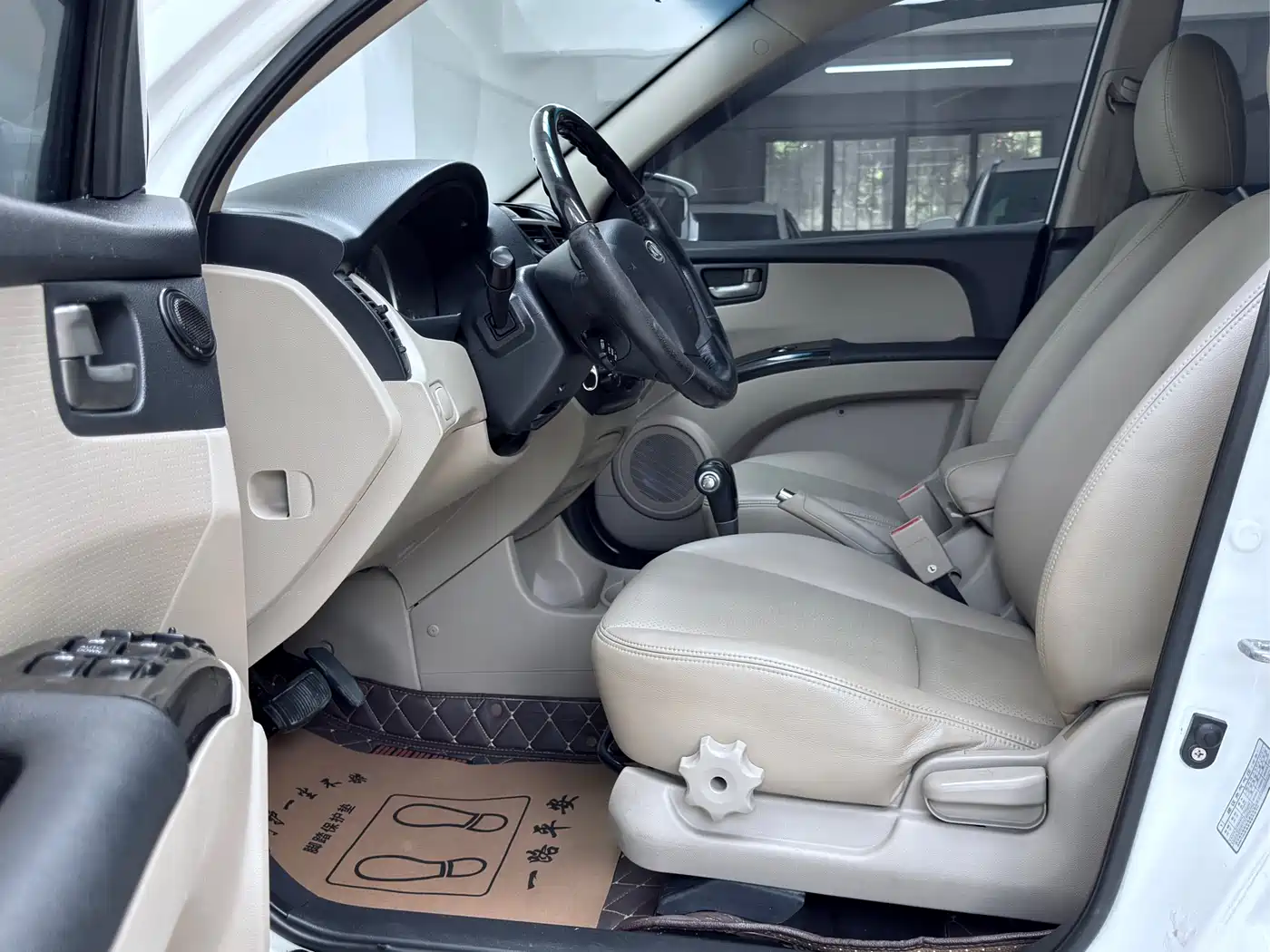 Kia Sportage 2012 2.0L Automatic 2WD GL фото 3
