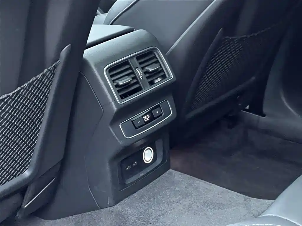Audi Q5L Sportback 2022 40 TFSI Luxury фото 26