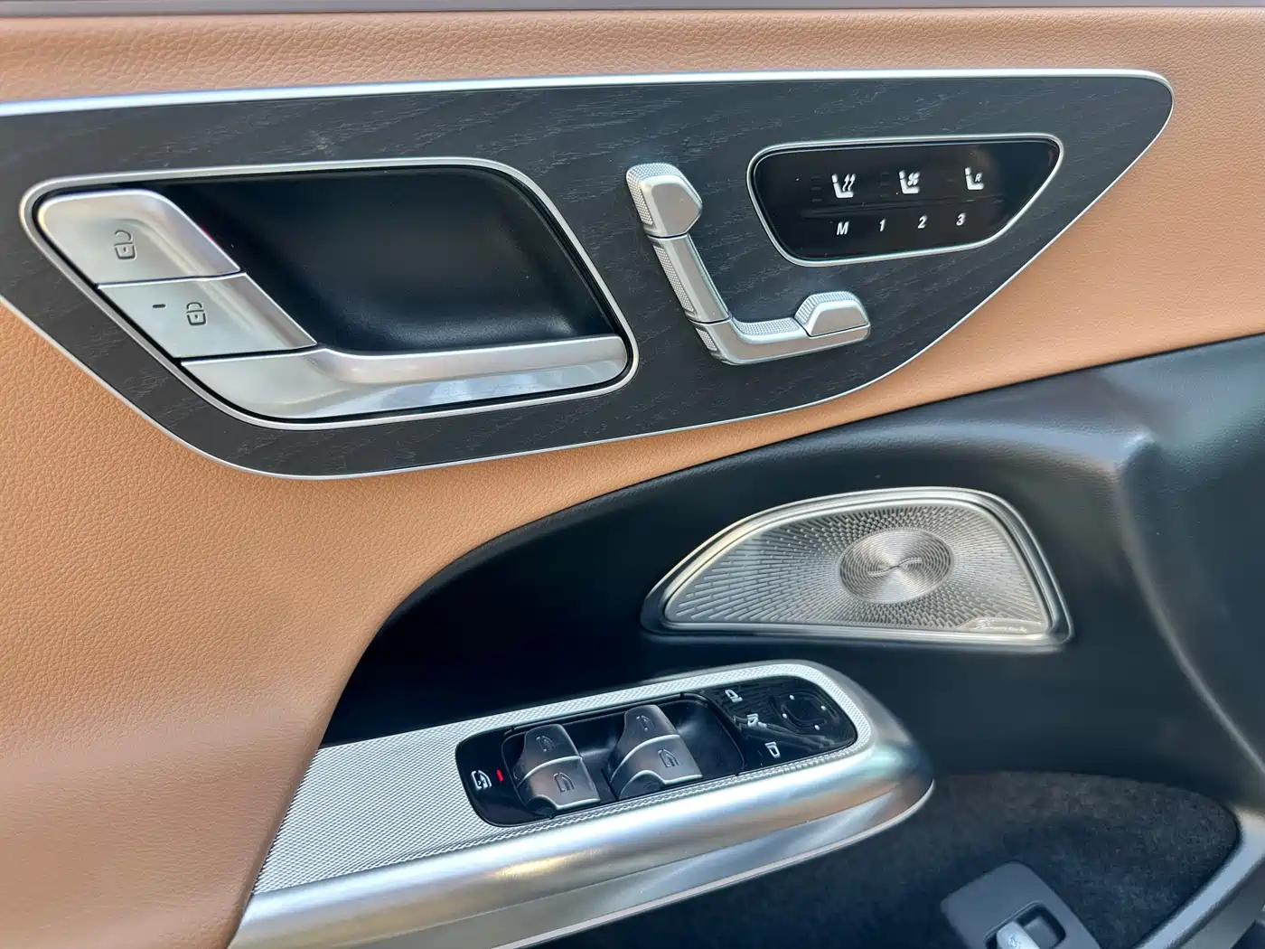 Mercedes-Benz E-Class 2025 Facelift E 300 L Luxury Sport фото 4