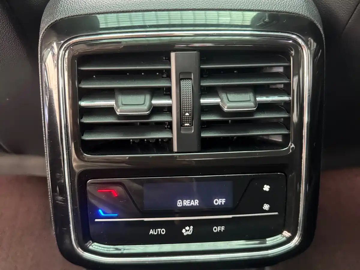 Volkswagen Passat 2021 Model 330TSI Luxury Edition фото 11