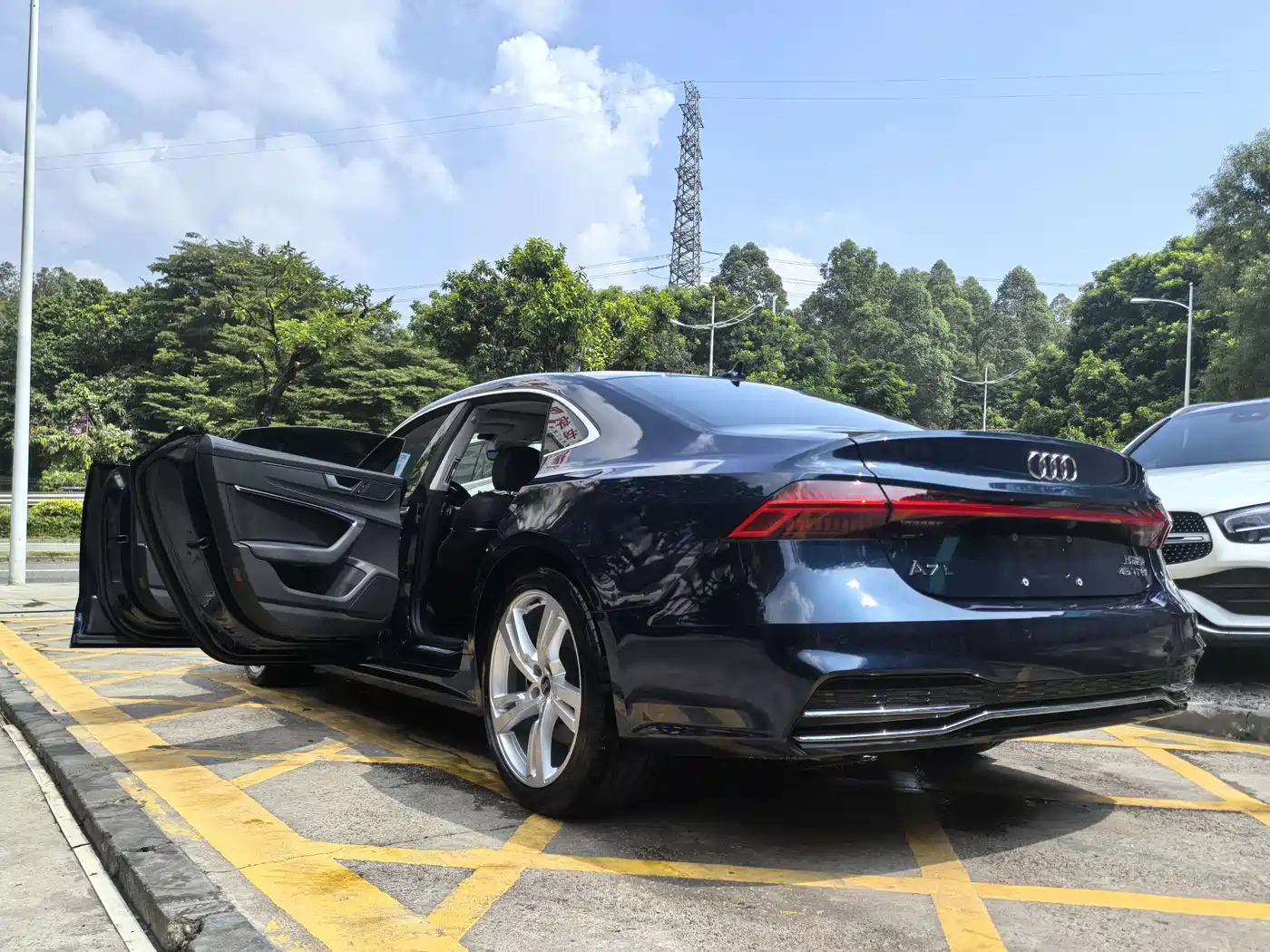Audi A7L 2022 45 TFSI S-line Future Dream Edition фото 9