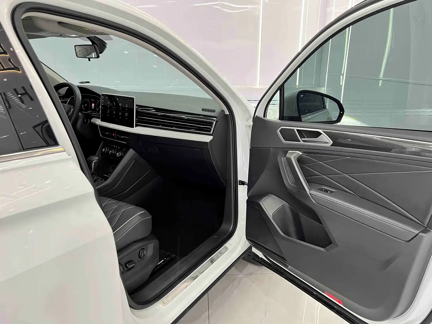 Volkswagen Tiguan L 2023 280TSI 2WD Trend Limited Edition фото 18