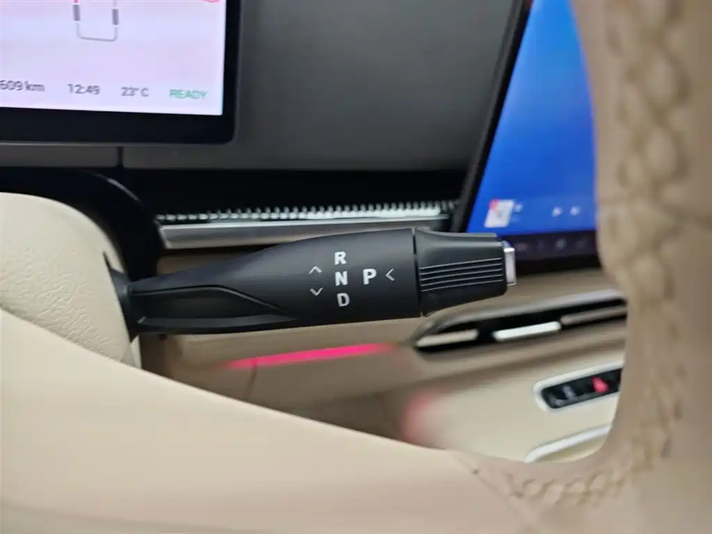 Voyah Auto Voyah Dreamer 2025 PHEV 4WD Kunpeng Premium Edition фото 14
