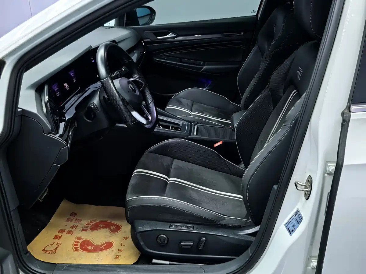 Volkswagen Golf 2021 280TSI DSG R-Line фото 19