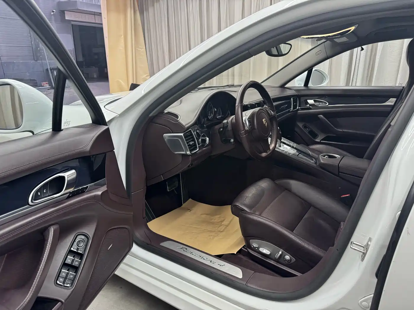 Porsche Panamera 2014 Panamera 4 3.0T фото 24