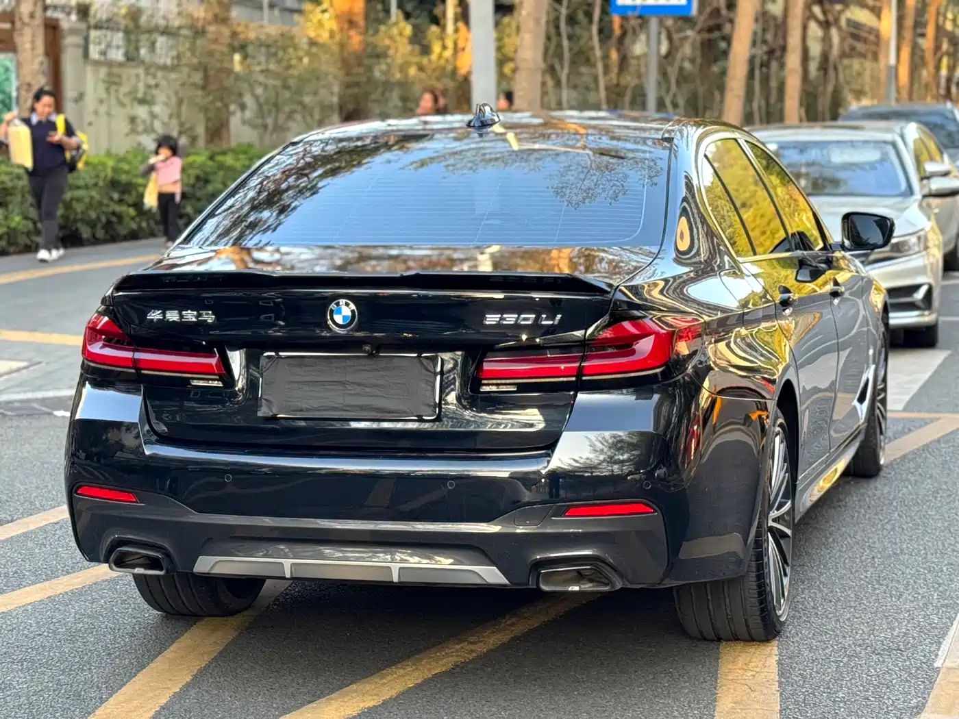 BMW 5 Series 2023 530Li Leading M Sport Package фото 21