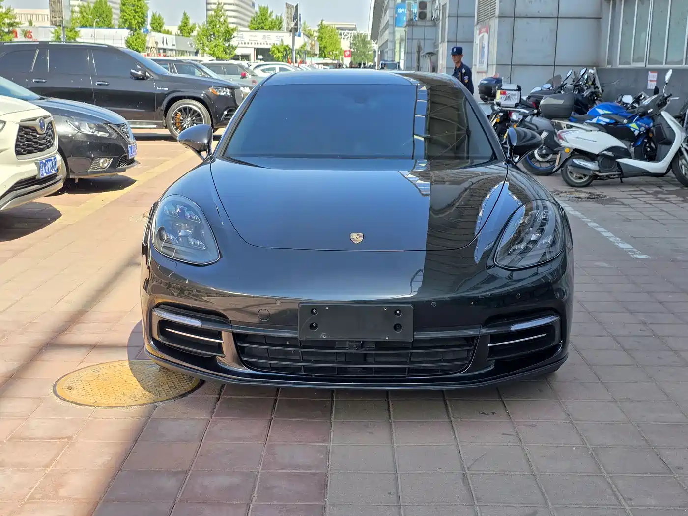 Porsche Panamera 2017 Panamera 4 Executive Long Wheelbase 3.0T фото 2
