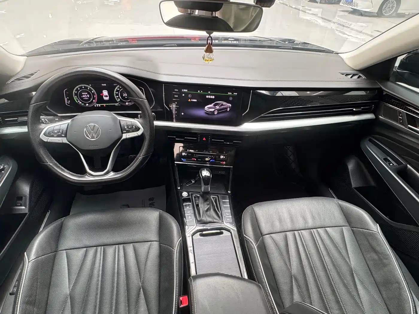 Volkswagen Passat 2021 Model 330TSI Luxury Edition фото 10
