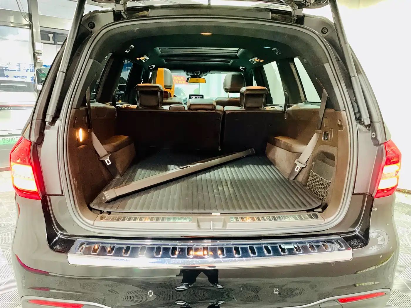 Mercedes-Benz GLS 2018 GLS 400 4MATIC Luxury фото 18