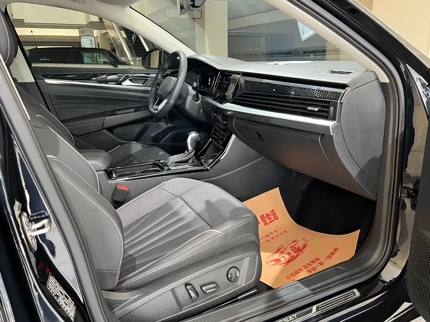Volkswagen Passat 2024 380TSI Starlight Dragon Soaring Edition фото 13