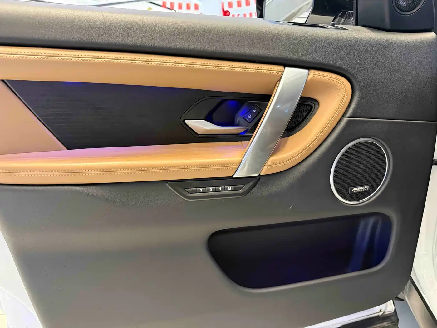 Land Rover Discovery Sport 2024 Luxury Custom Edition фото 5