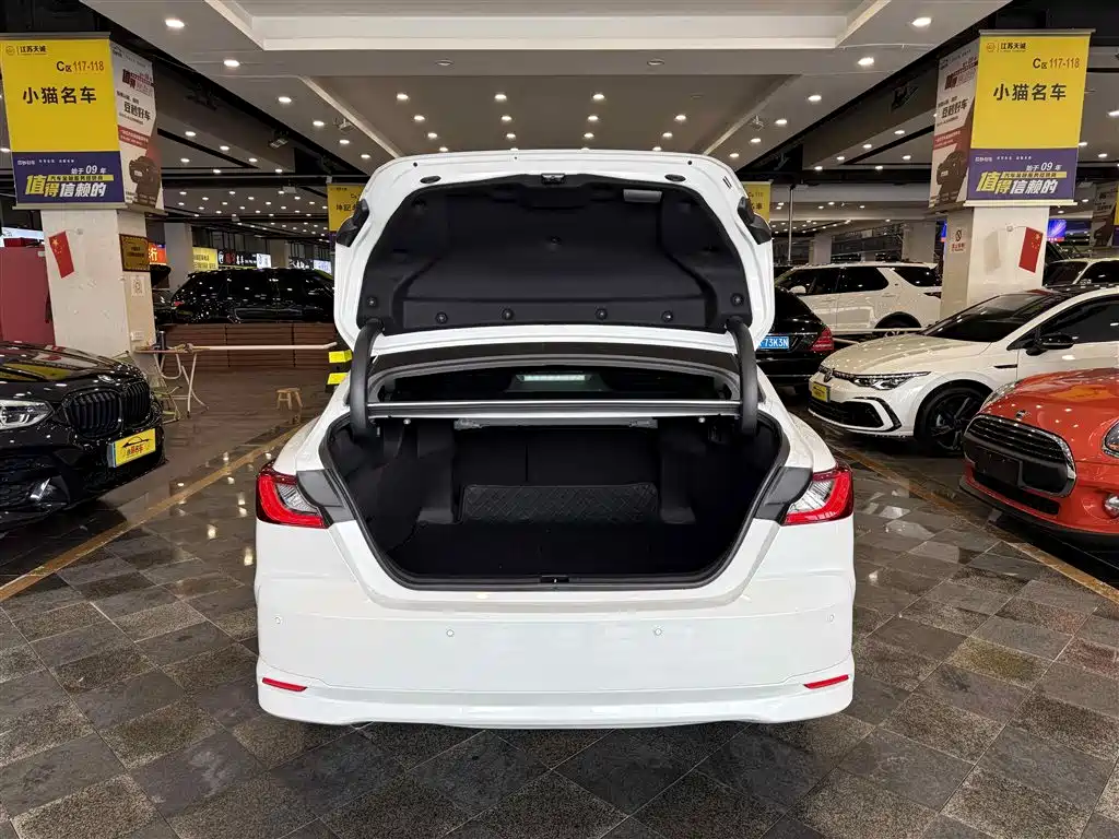 Toyota Camry 2024 Hybrid 2.0HGVP Luxury Edition фото 33