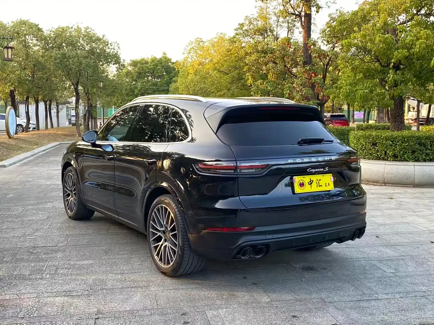 PORSCHE CAYENNE