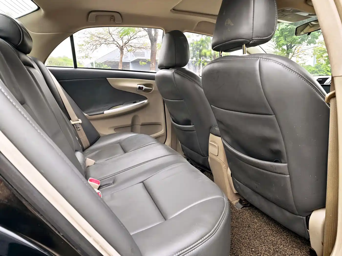 Toyota Corolla 2011 1.8L CVT GL-i фото 11