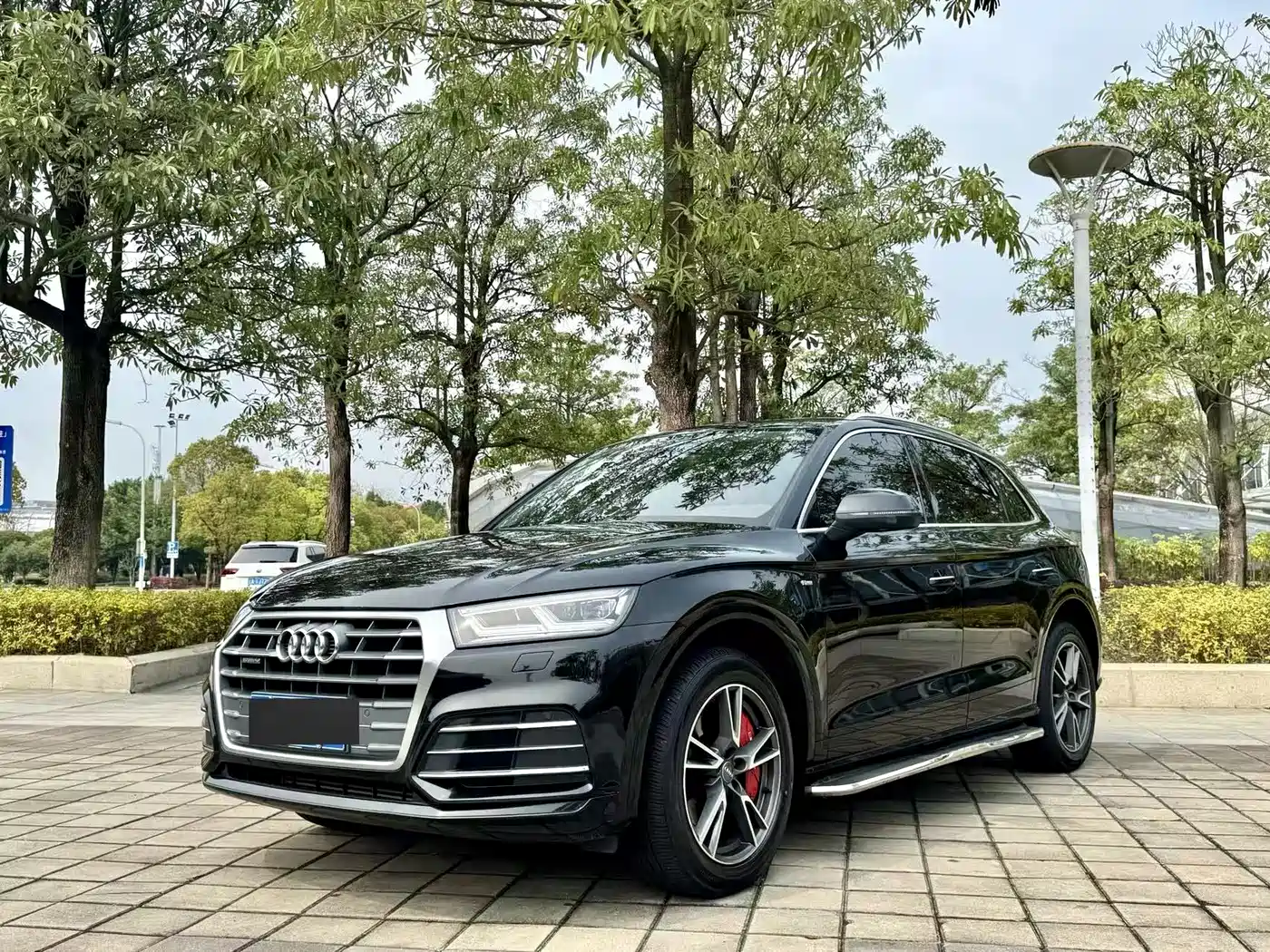 Audi Q5L 2018 40 TFSI Prestige Fashion (China V)