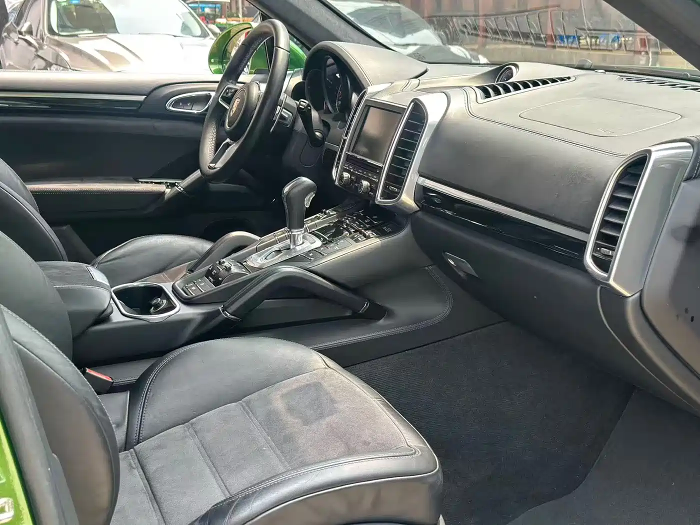 Porsche Cayenne 2015 Cayenne GTS 3.6T фото 6