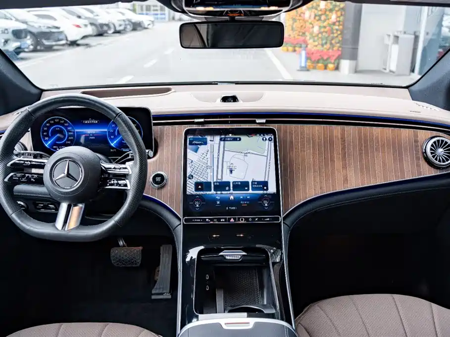 MERCEDES-BENZ EQE SUV