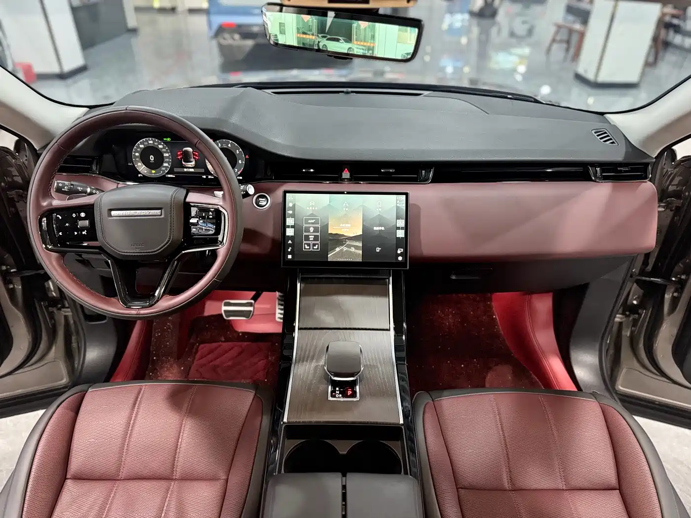Land Rover Range Rover Evoque 2024 Range Rover Evoque L 249PS Condensed Light Limited Edition фото 7